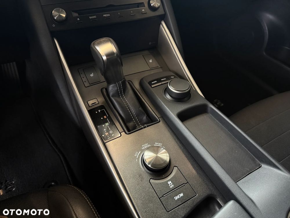 Lexus IS 200t Elegance - 22