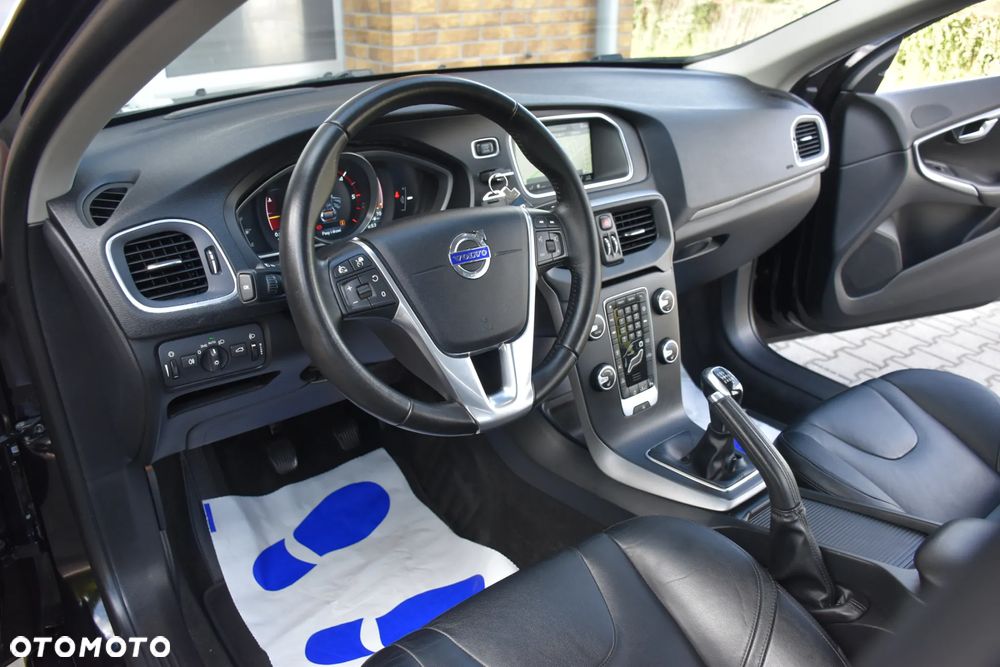 Volvo V40 D2 Summum - 9