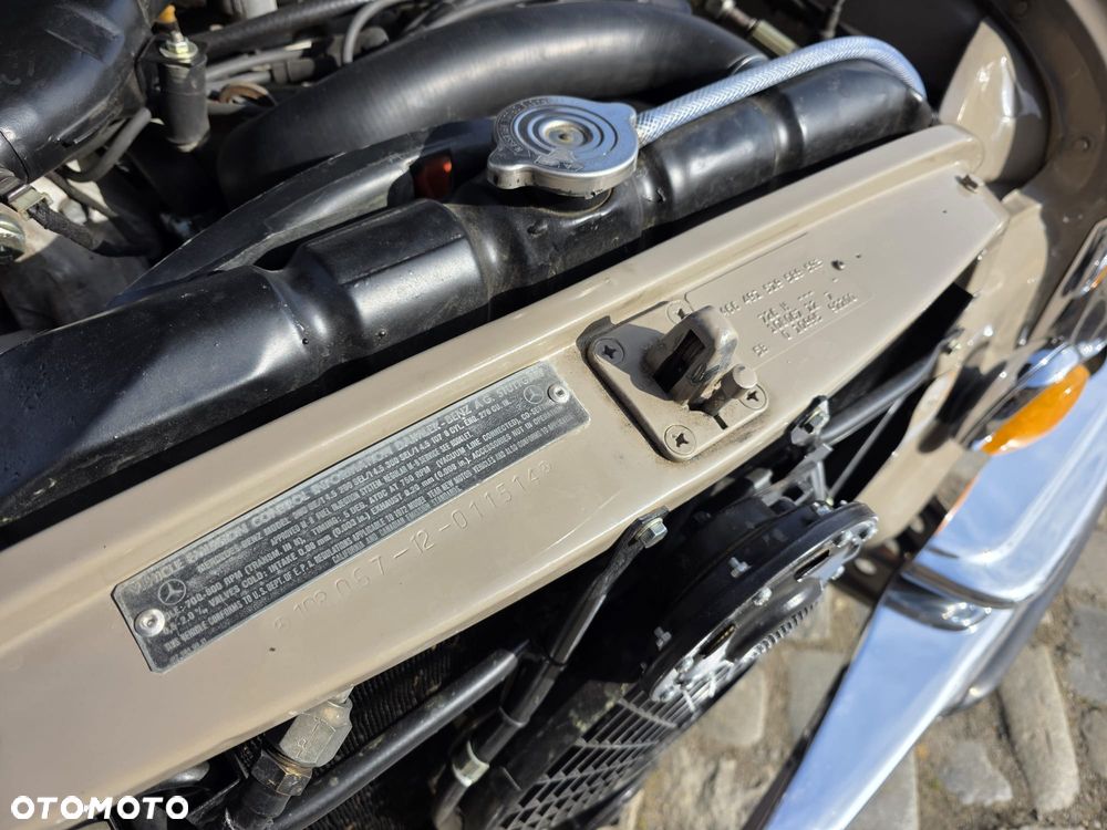 Mercedes-Benz 280 - 20