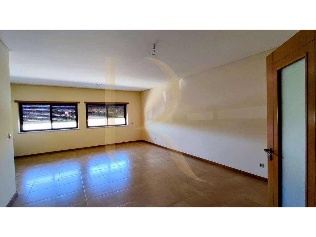 Apartamento T3 com arrecadação, elevador nas Colinas do Sul - Paio ... - Grande imagem: 5/29