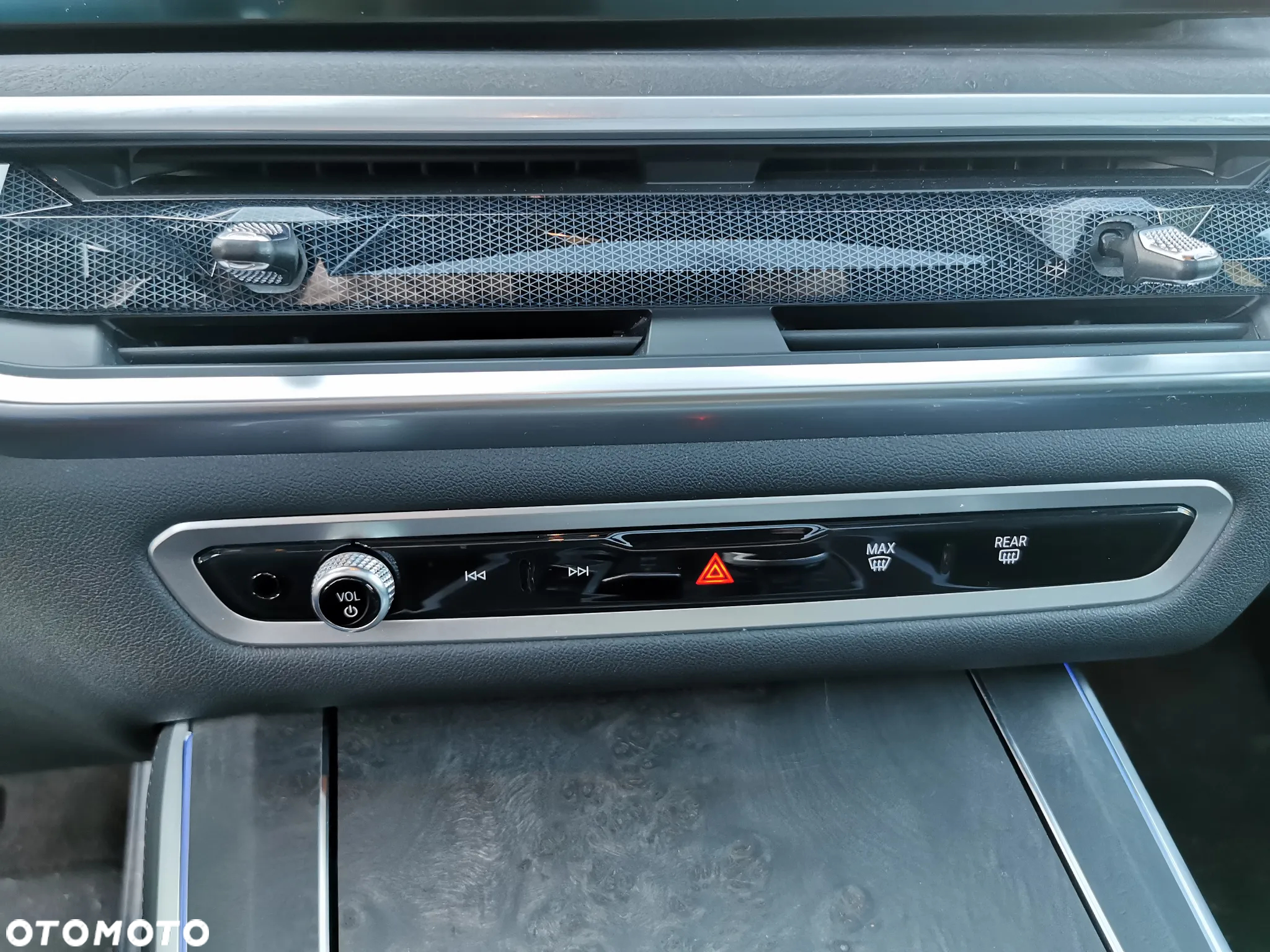 BMW X5 xDrive40i - 24