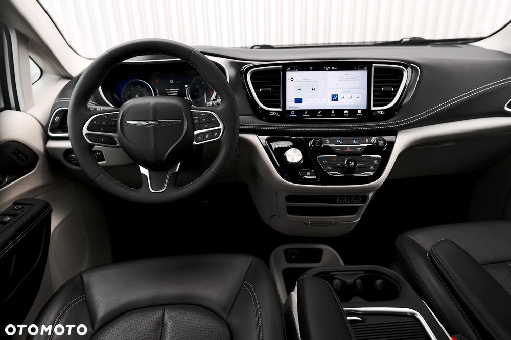 Chrysler Pacifica - 21