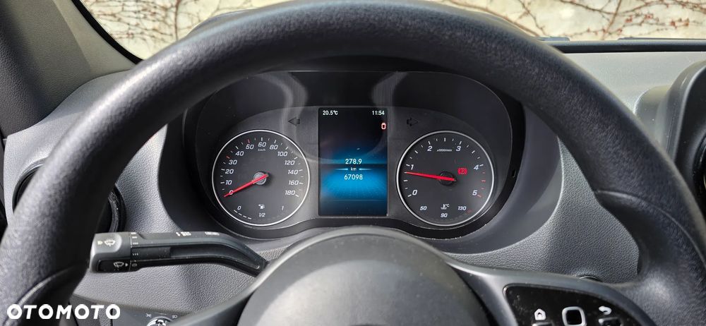 Mercedes-Benz Sprinter - 13