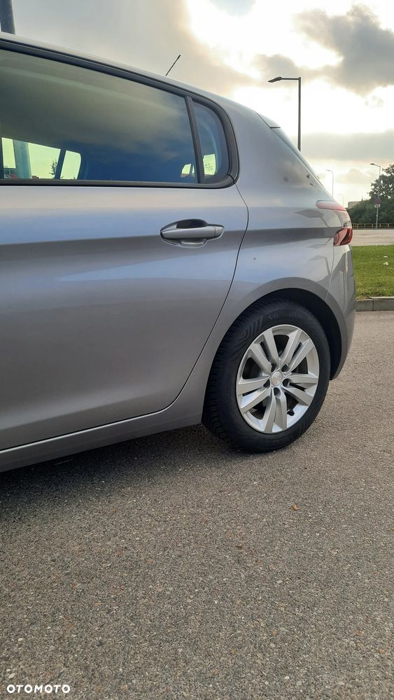 Peugeot 308 1.2 PureTech GPF Active S&S EAT8 - 7