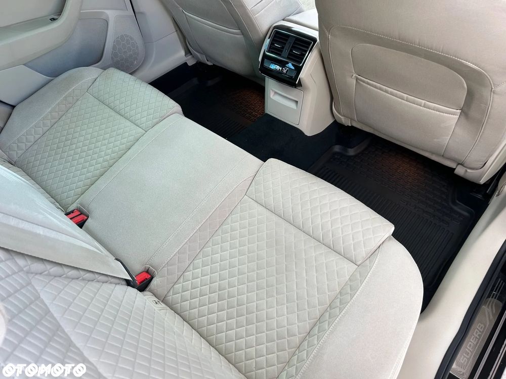 Skoda Superb 2.0 TDI DSG Style - 12