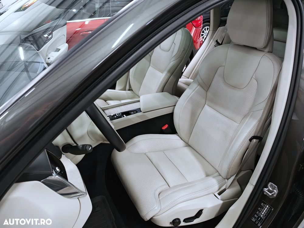 Volvo XC 60 Recharge T8 Twin Engine eAWD Inscription - 8