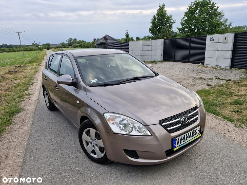 Kia Ceed 1.6 Crdi Comfort - 2