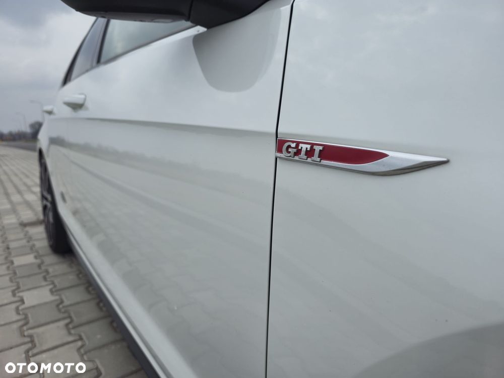 Volkswagen Golf GTI Performance BlueMotion Technology DSG - 12