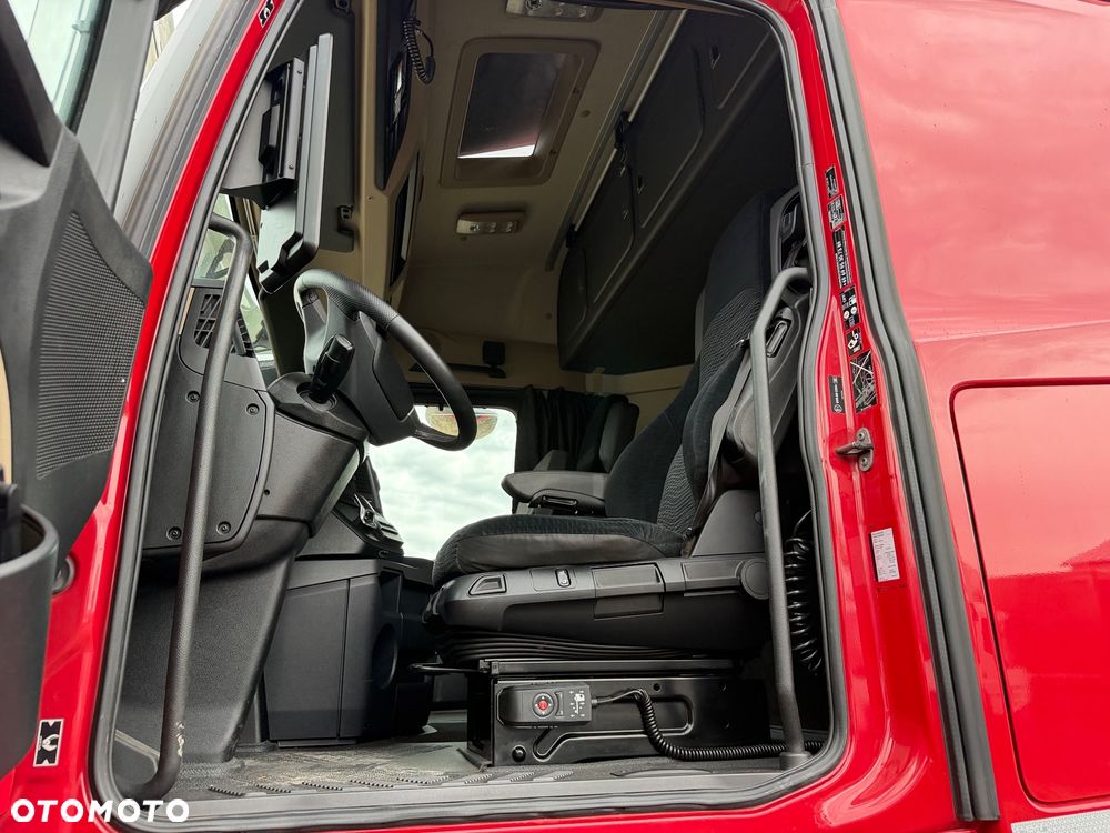 Mercedes-Benz Actros - 8