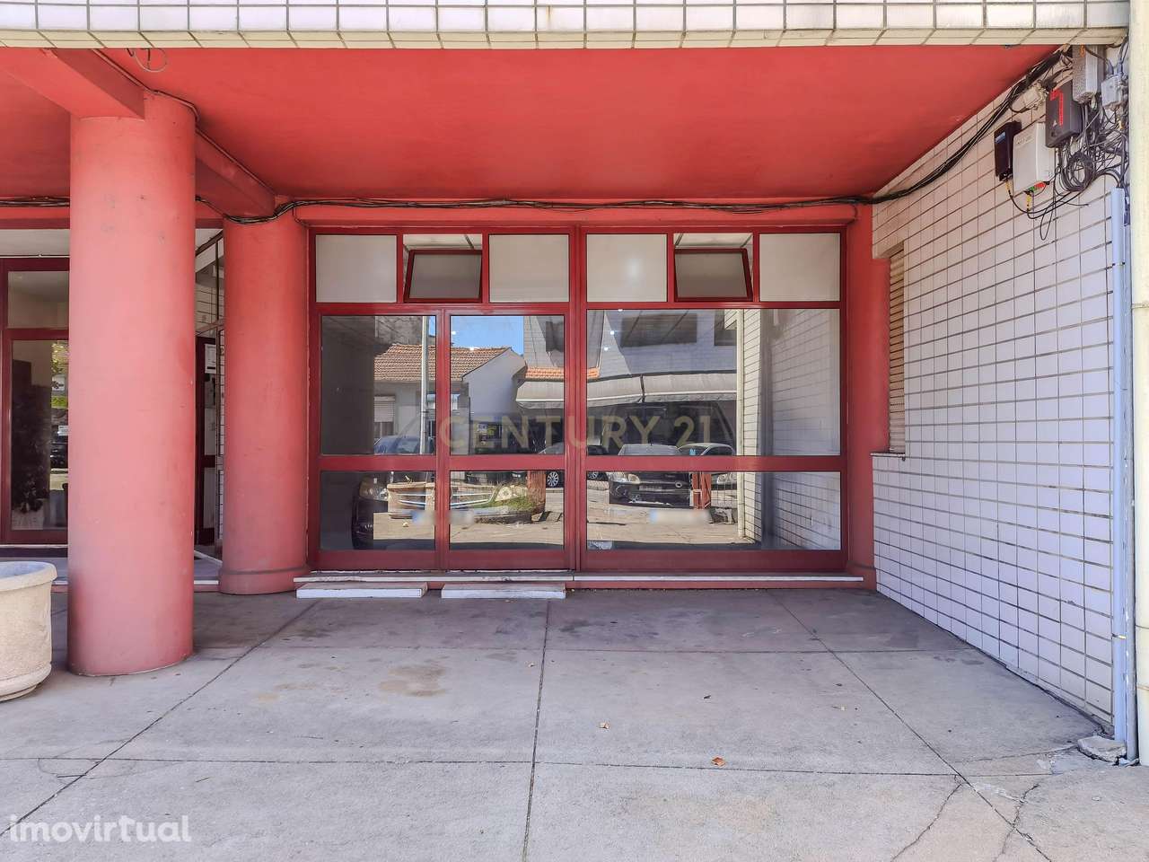 Loja em Águas-Santas (Milanesa) com 240m² - Grande imagem: 3/22