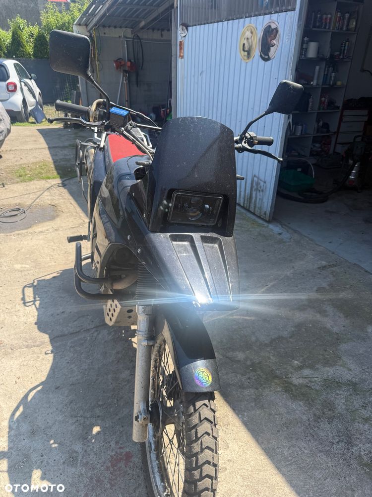 Suzuki DR - 5