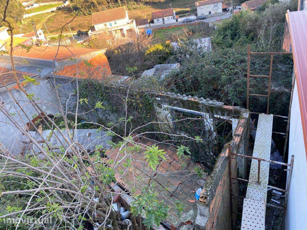 Arrenda-se Terreno em Fânzeres e São Pedro da Cova - Gondomar - Grande imagem: 2/9