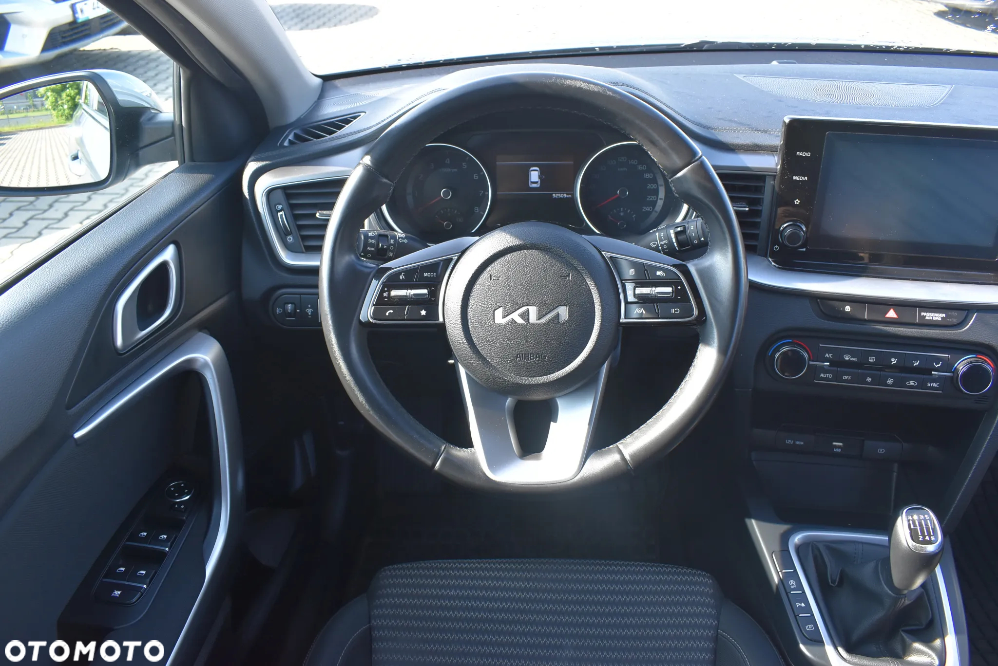 Kia Ceed 1.5 T-GDI M - 23