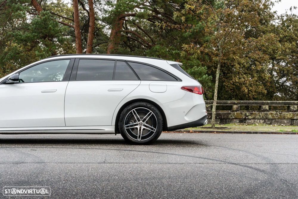 Mercedes-Benz E 300 e 4Matic 9G-TRONIC - 27
