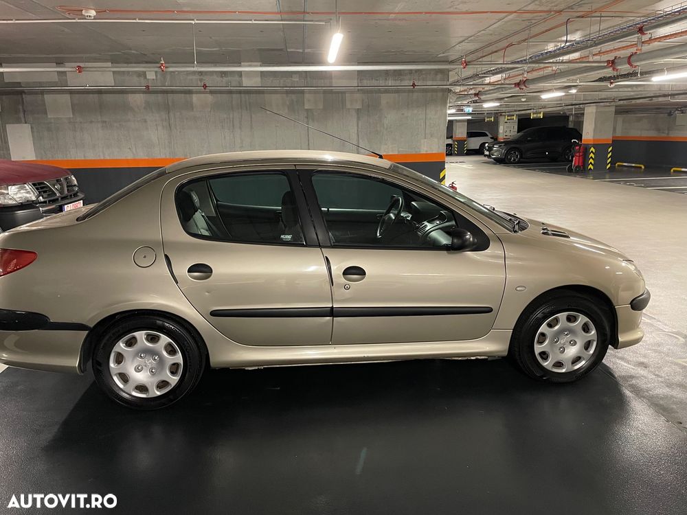 Peugeot 206 1.4E Sedan - 2