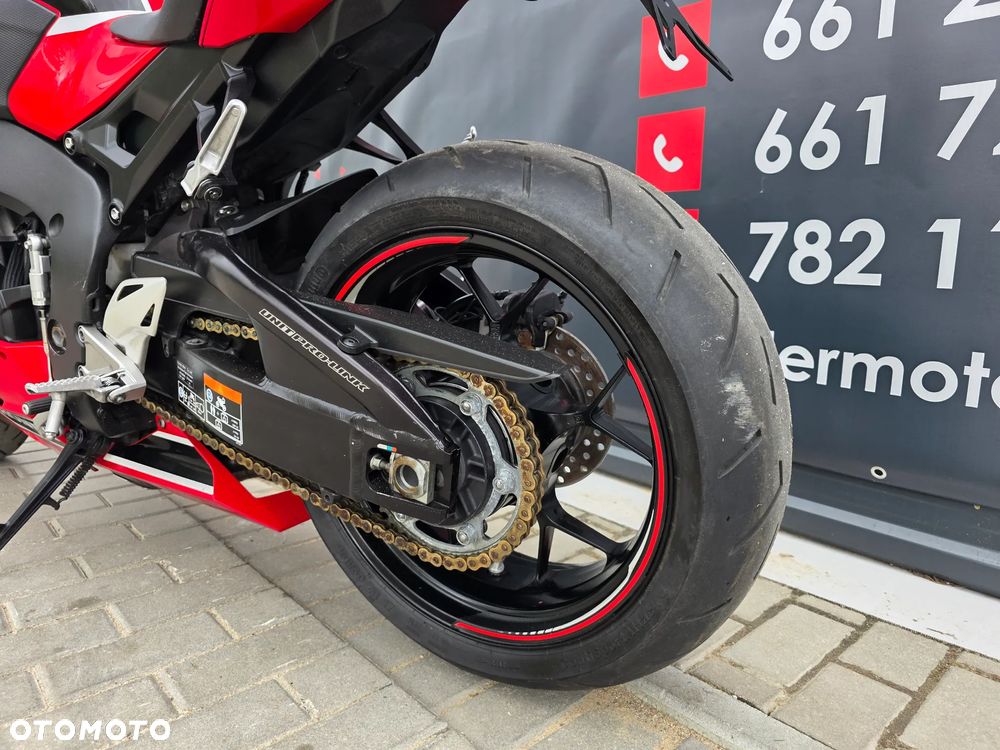 Honda CBR - 19
