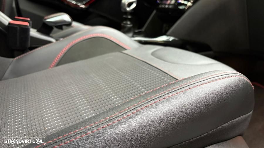 Peugeot 2008 1.2 PureTech GT Line - 29