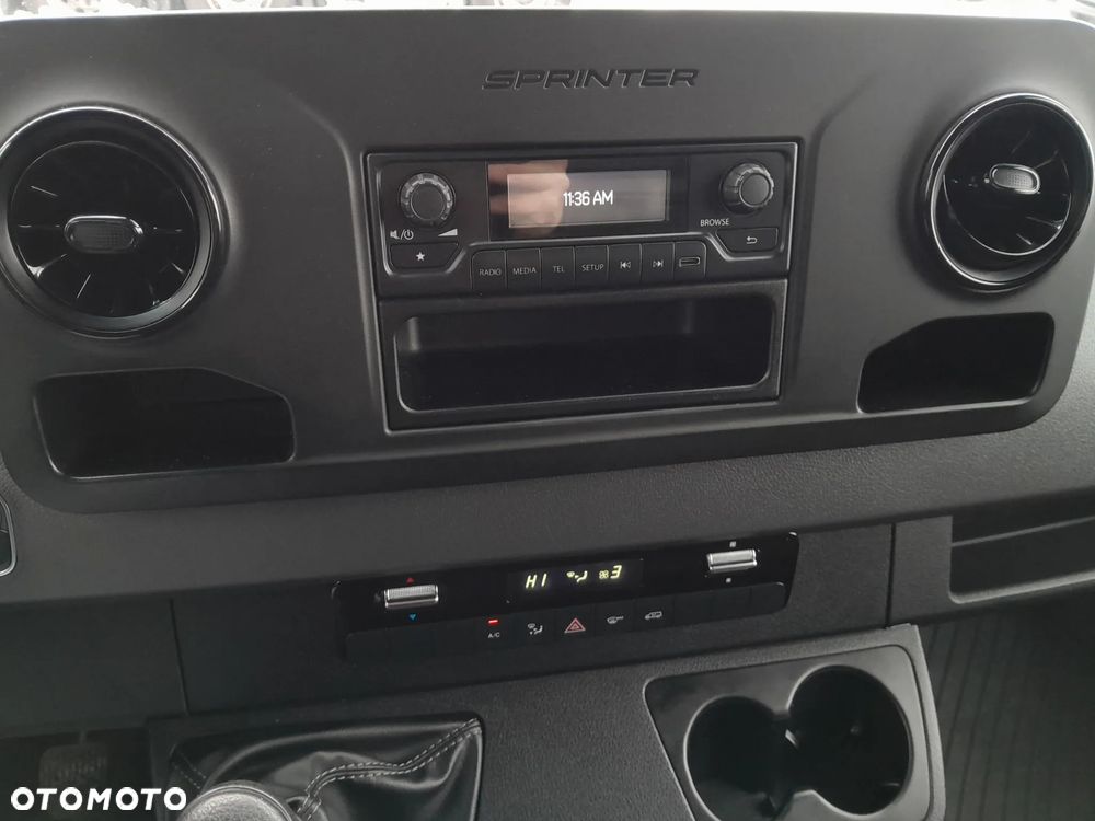 Mercedes-Benz Sprinter - 10