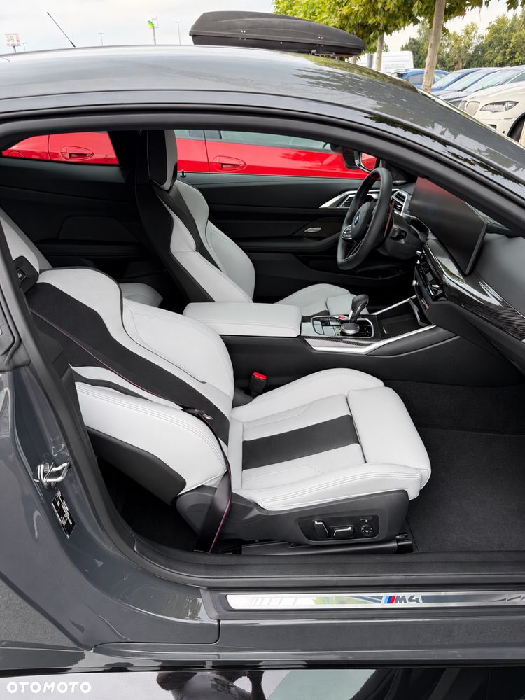 BMW M4 2025 photo 3
