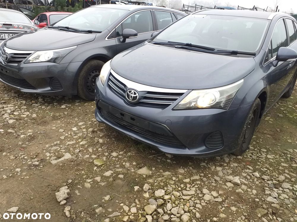 Toyota AVENSIS T27 lampka podsufitki kabinowa - 3