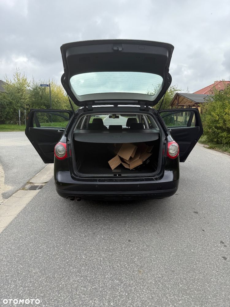 Volkswagen Passat 1.9 TDI Highline - 14