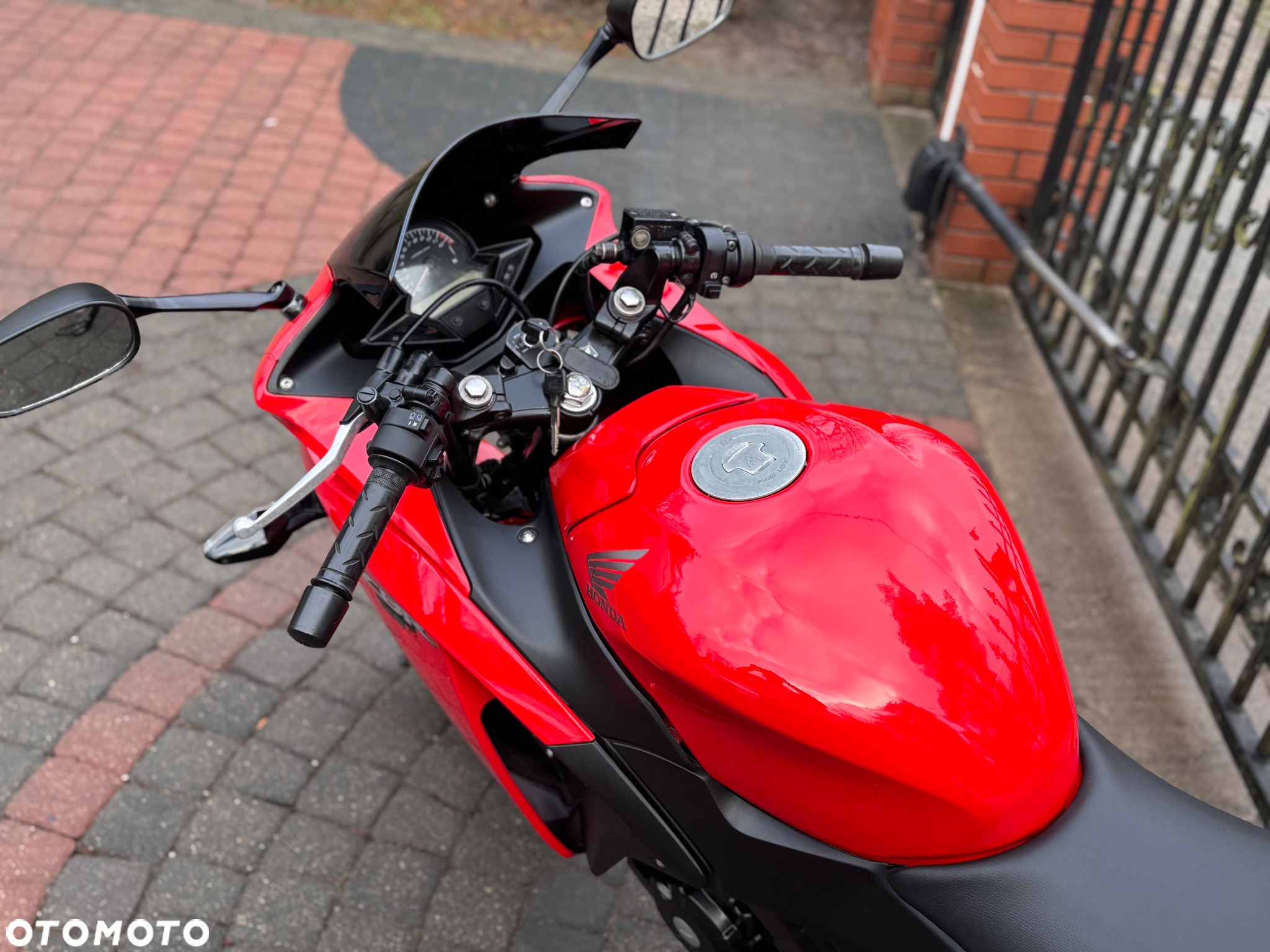 Honda CBR - 15