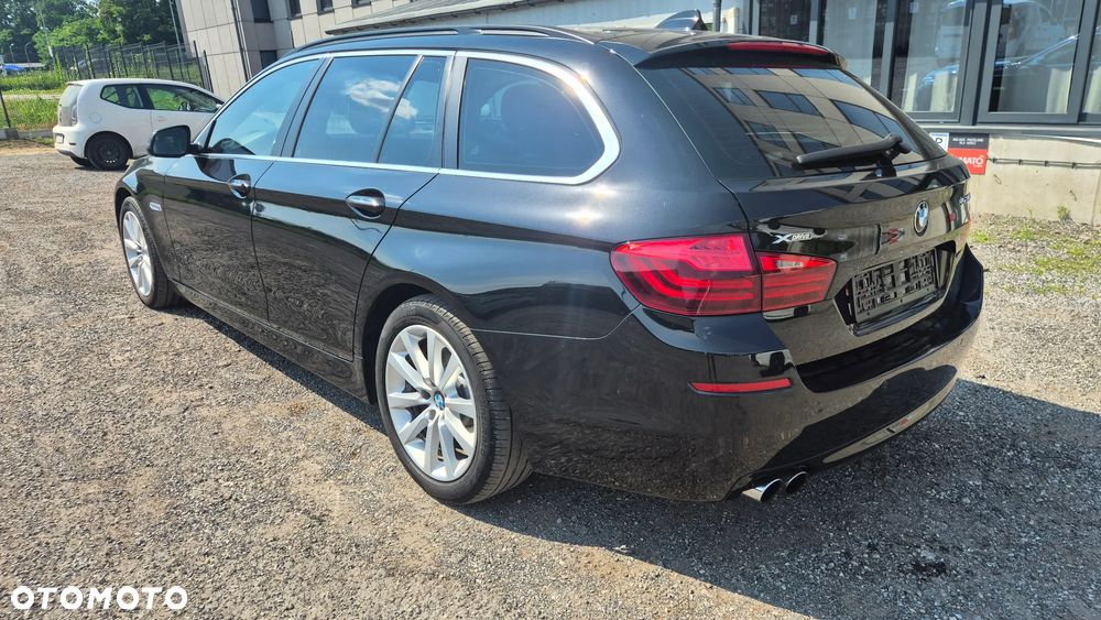 BMW Seria 5 520d xDrive - 12