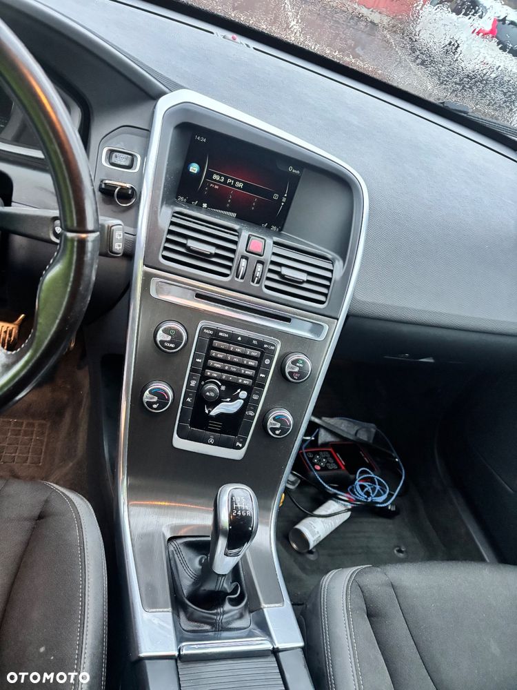 Volvo XC 60 D4 Momentum - 14