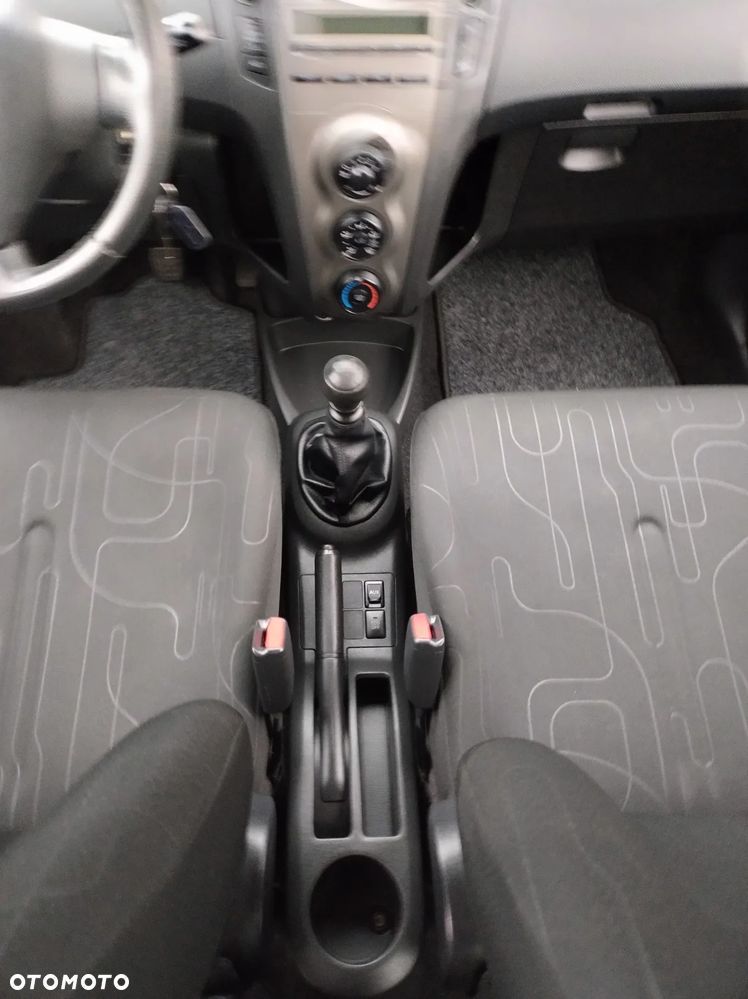 Toyota Yaris 1.33 Active - 22