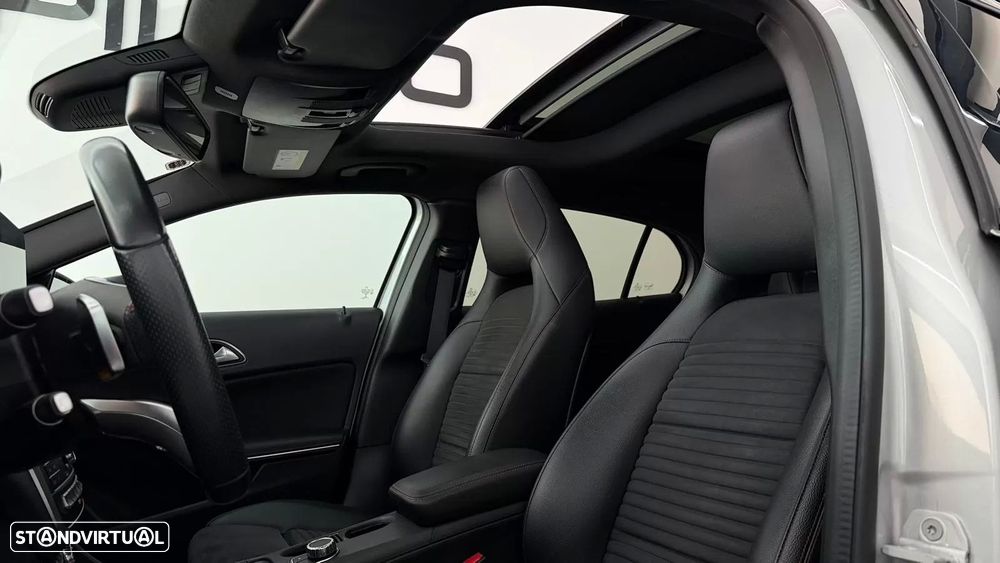 Mercedes-Benz GLA 250 4-Matic AMG Line - 17