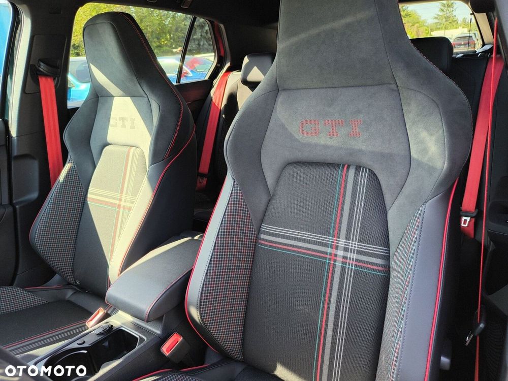 Volkswagen Golf 2.0 TSI GTI Edition 50 DSG - 12