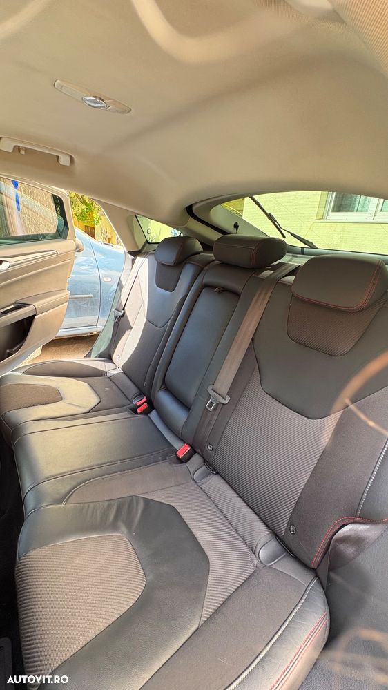 Ford Mondeo 2.0 TDCI PowerShift ST Line High - 25