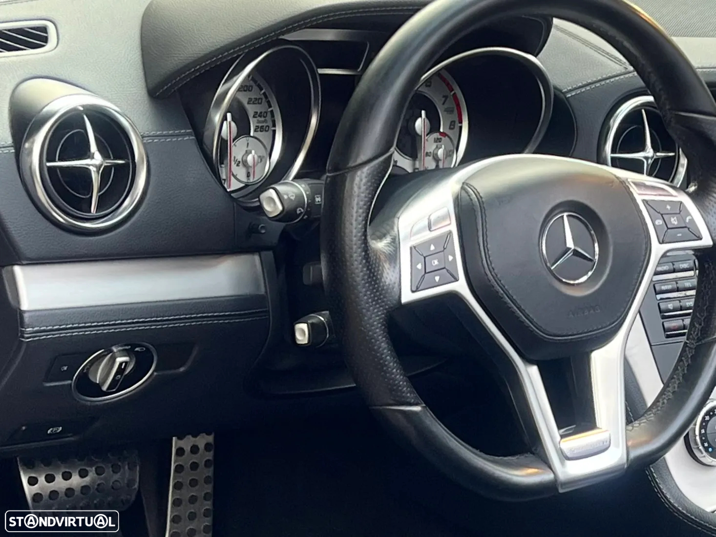 Mercedes-Benz SL 350 7G-TRONIC - 29
