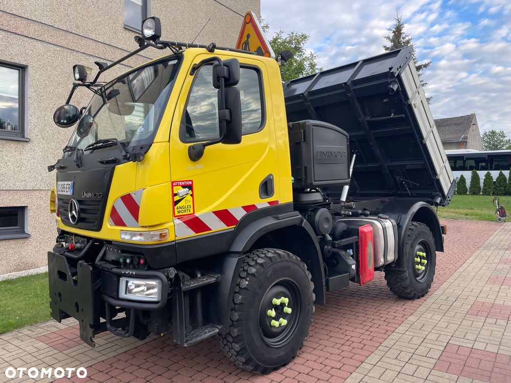Mercedes-Benz Unimog u 20  pojazd specjalny traktor rolniczy wywrotka pojazd komunalny zimowego utrzymania dróg - 15