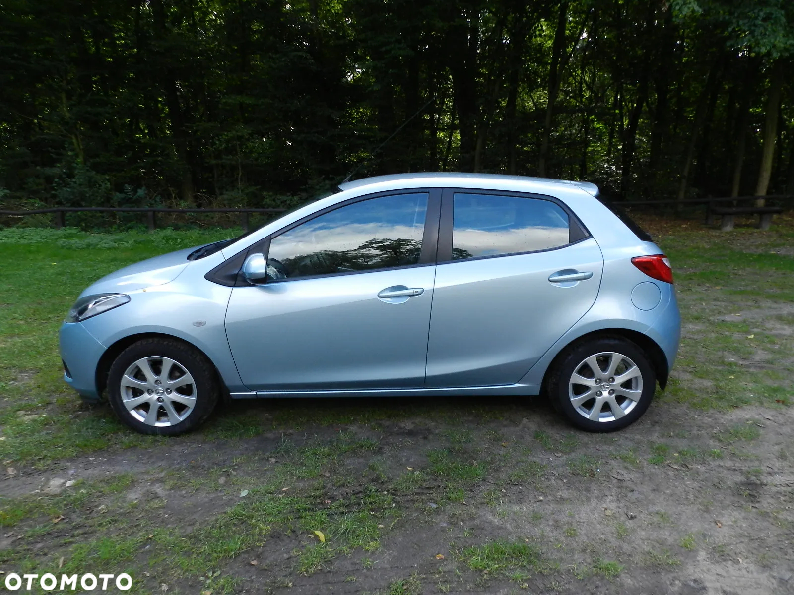 Mazda 2 - 10