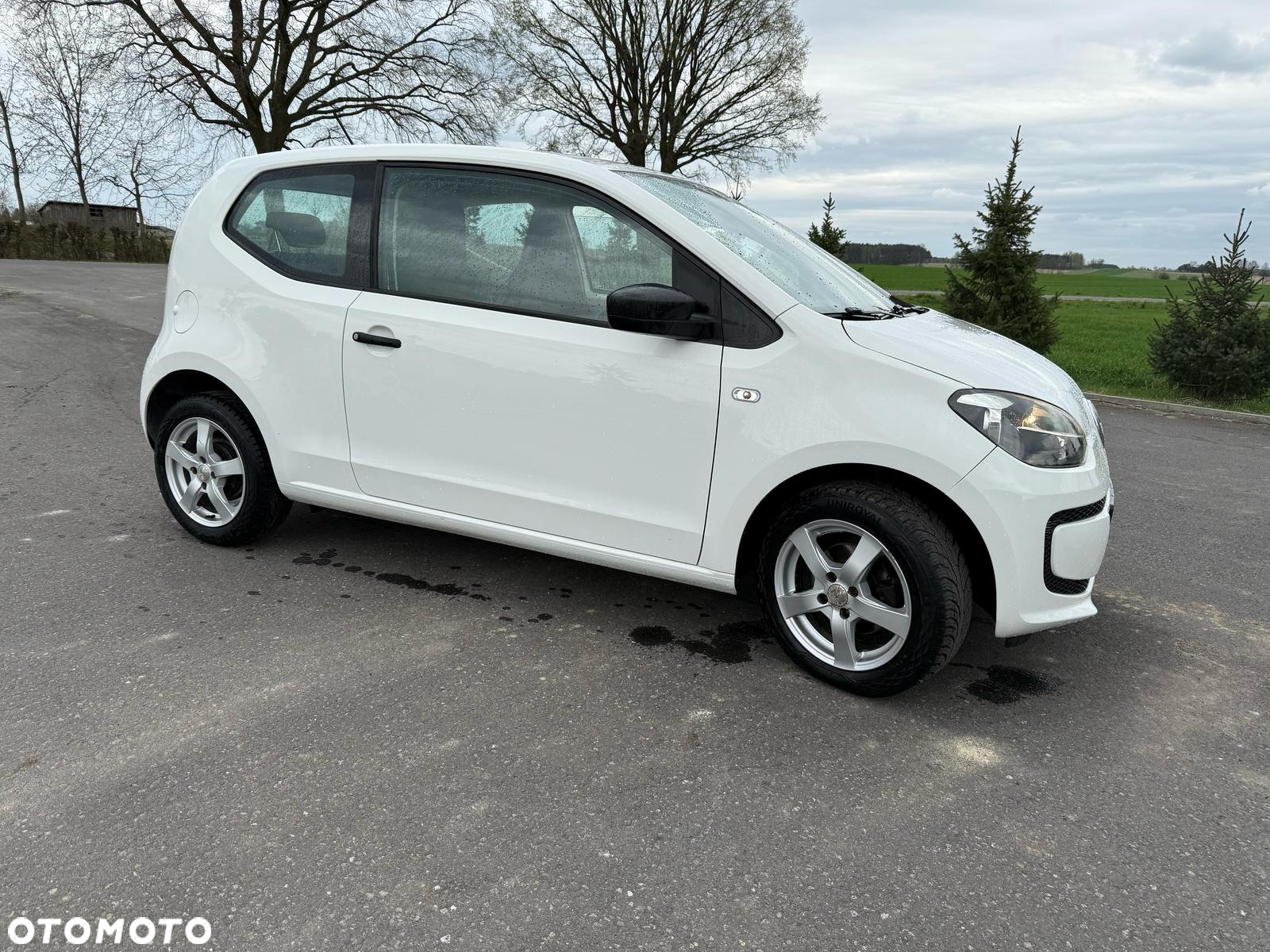 Volkswagen up! 1.0 beats - 4