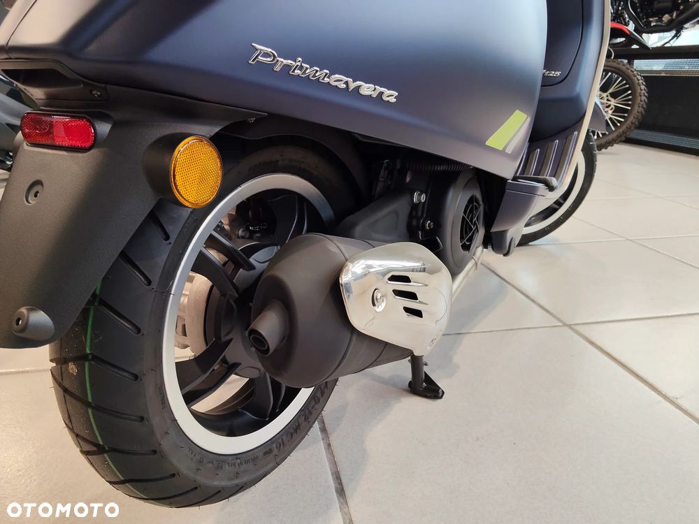 Vespa Primavera - 14