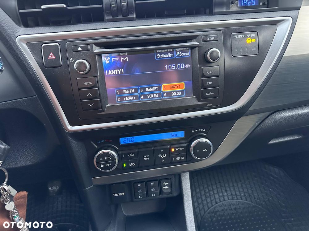 Toyota Auris 1.6 Premium - 9