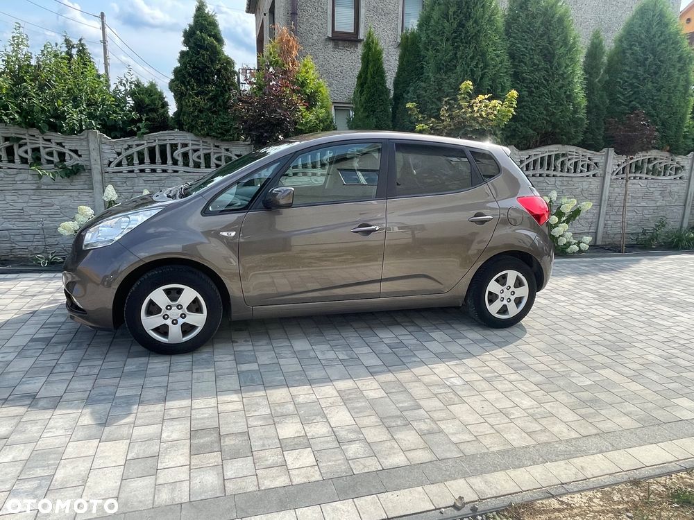 Kia Venga - 10