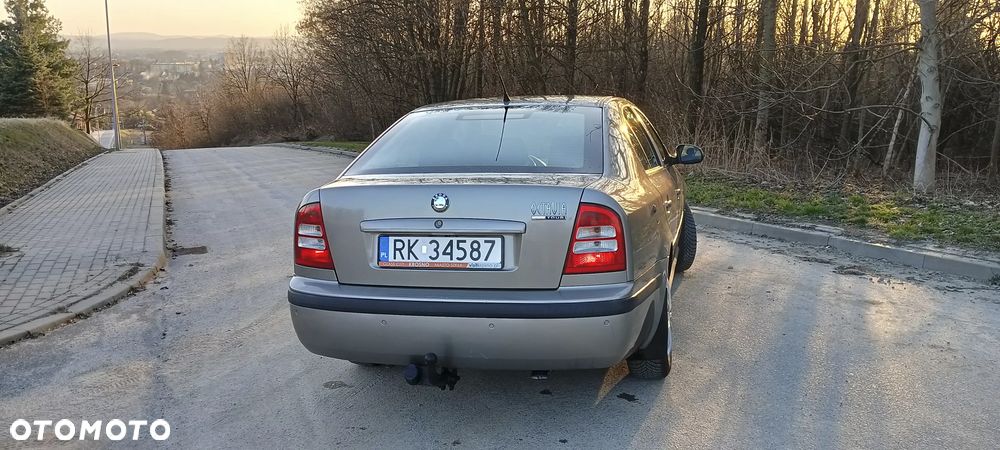 Skoda Octavia 1.6 Tour Classic - 7