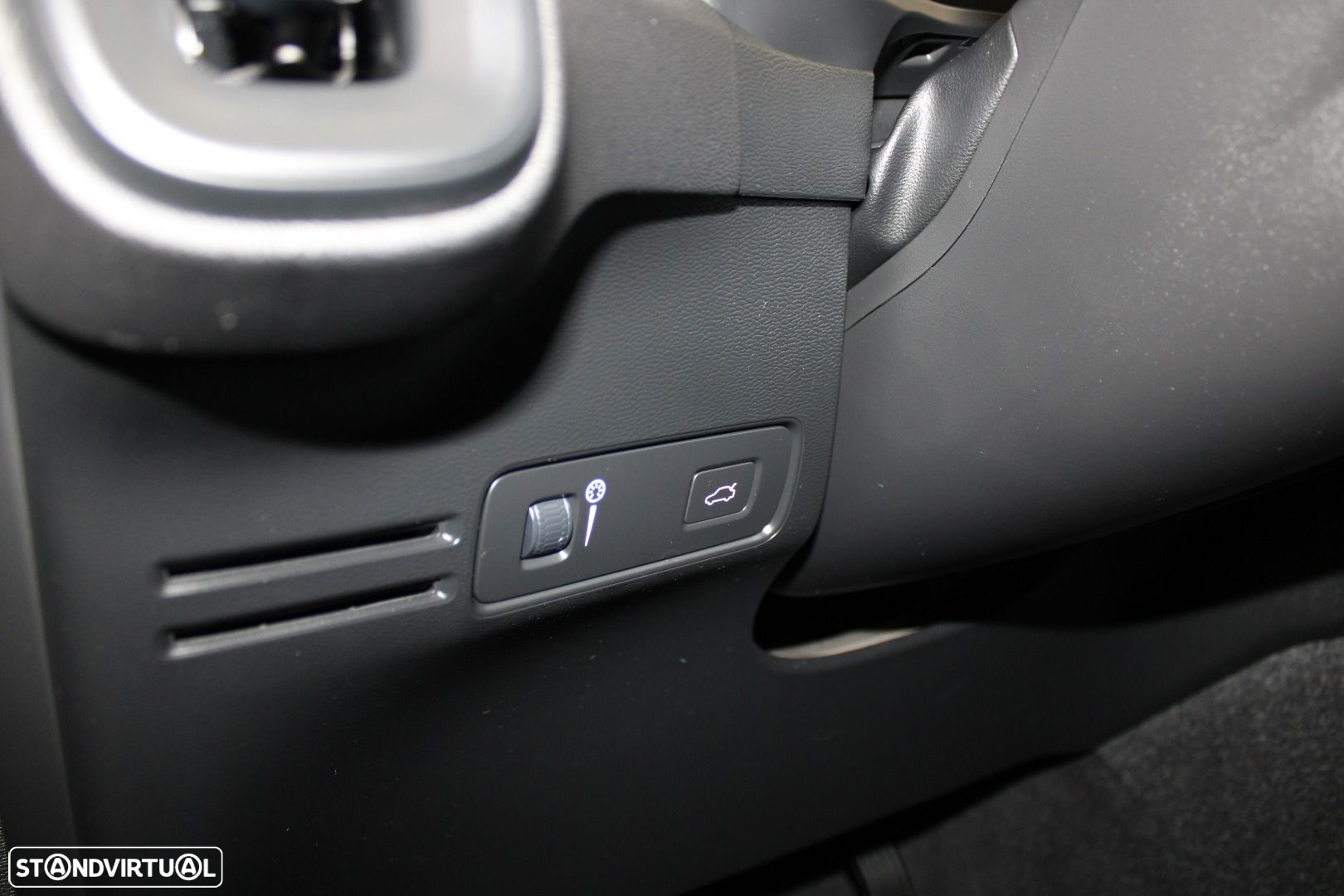 Volvo XC 40 2.0 D3 Geartronic - 11