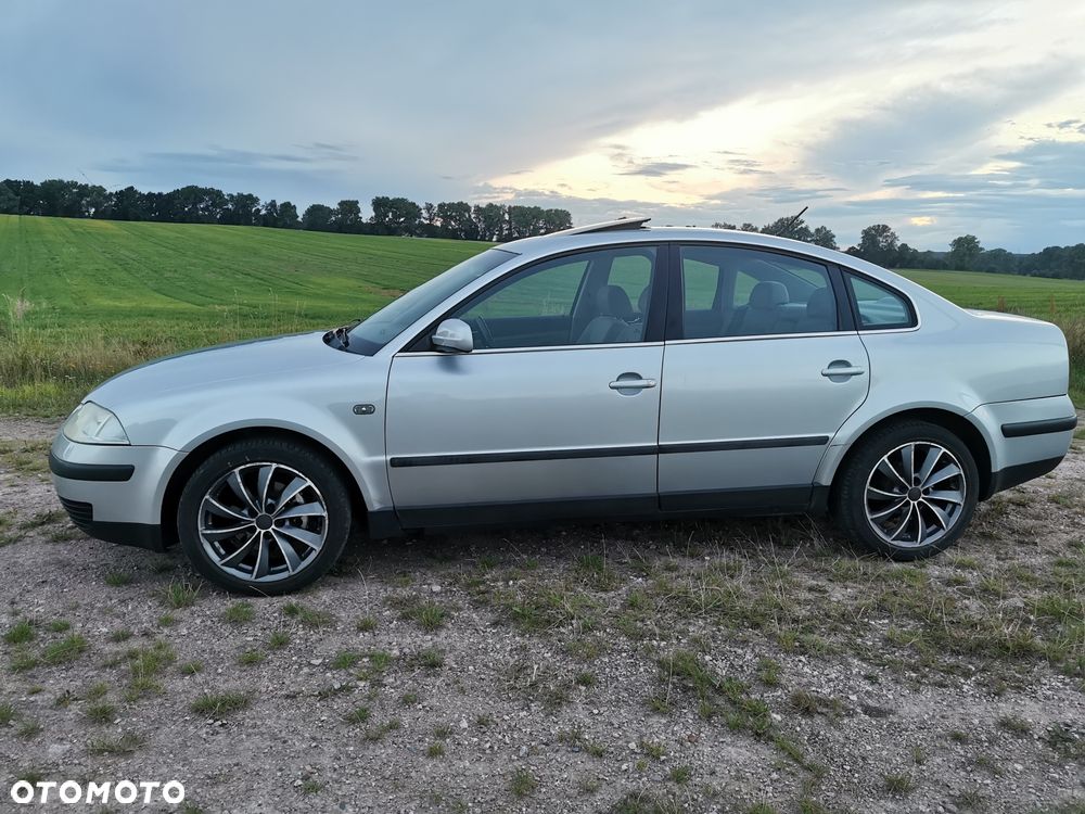 Volkswagen Passat - 2