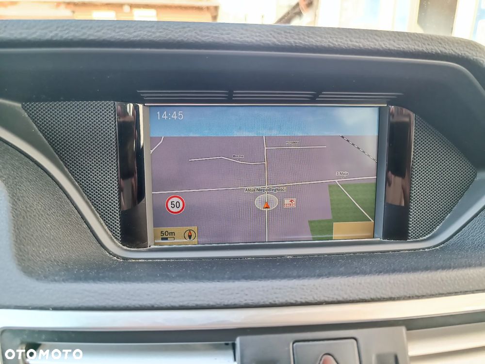 Mercedes-Benz Klasa E 200 T CGI BlueEFFICIENCY 7G-TRONIC Avantgarde - 20