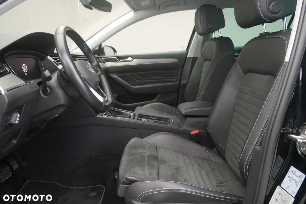 Volkswagen Passat Variant 2.0 TSI Elegance DSG - 12