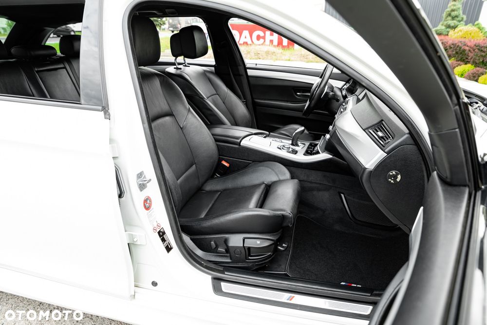 BMW Seria 5 520d - 25