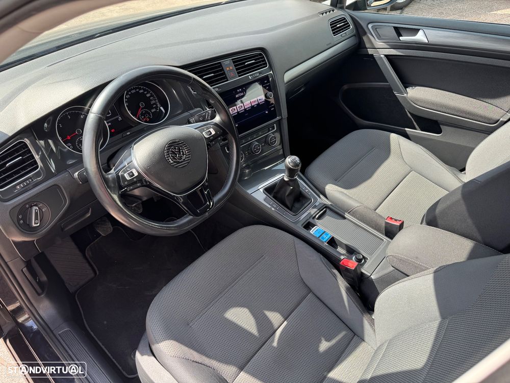 VW Golf Variant 1.6 TDi Confortline - 17
