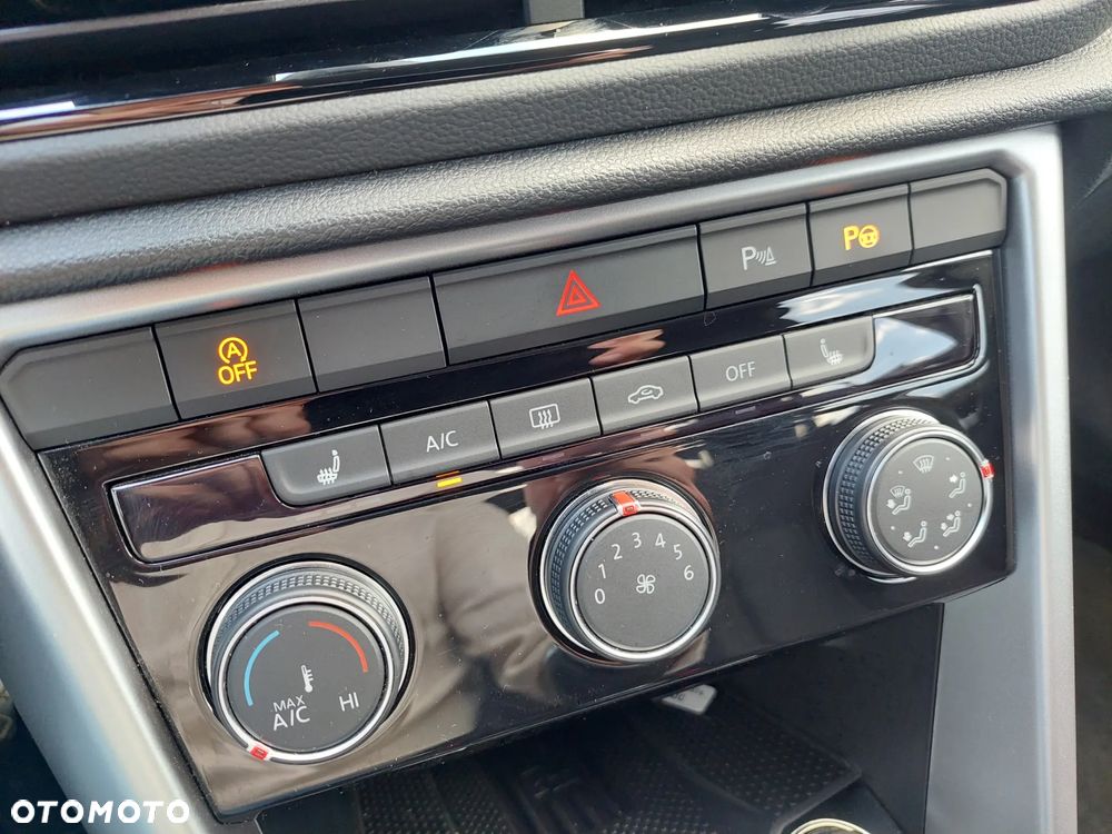 Volkswagen T-Roc 1.5 TSI Life - 24