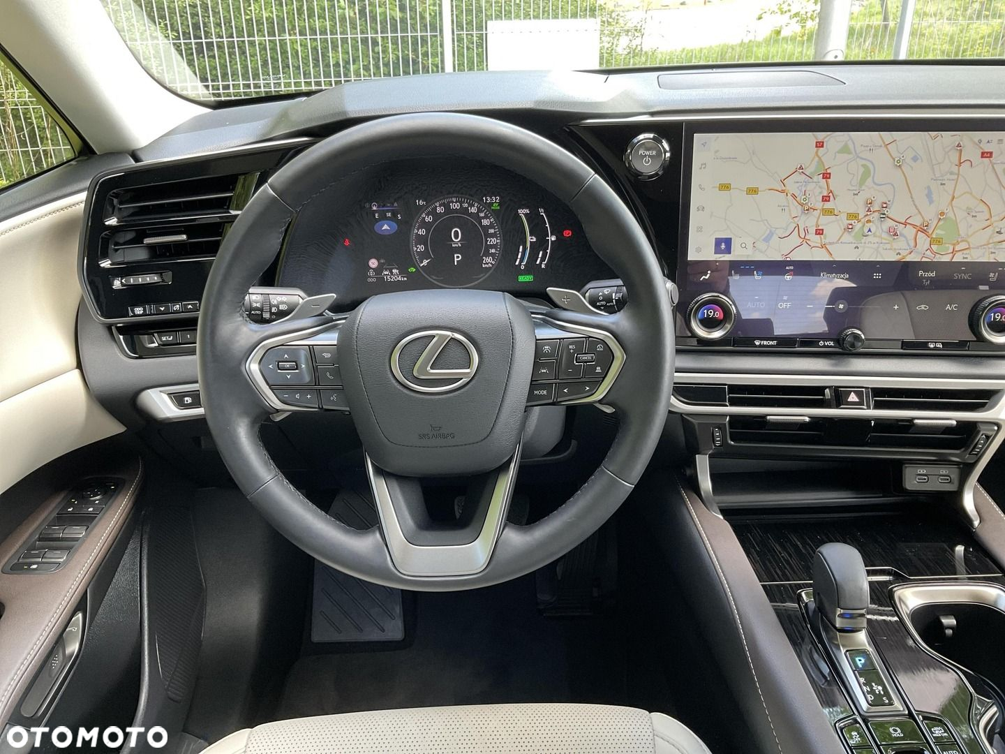 Lexus RX 450h+ Prestige - 28