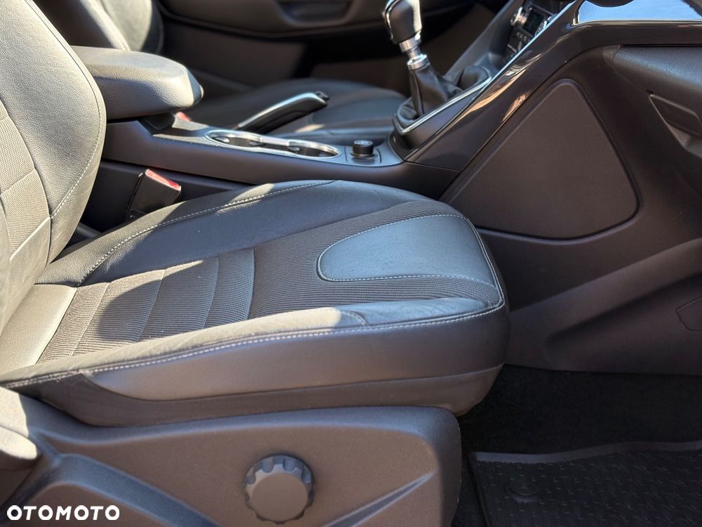 Ford Kuga 2.0 TDCi 4x2 Titanium - 22