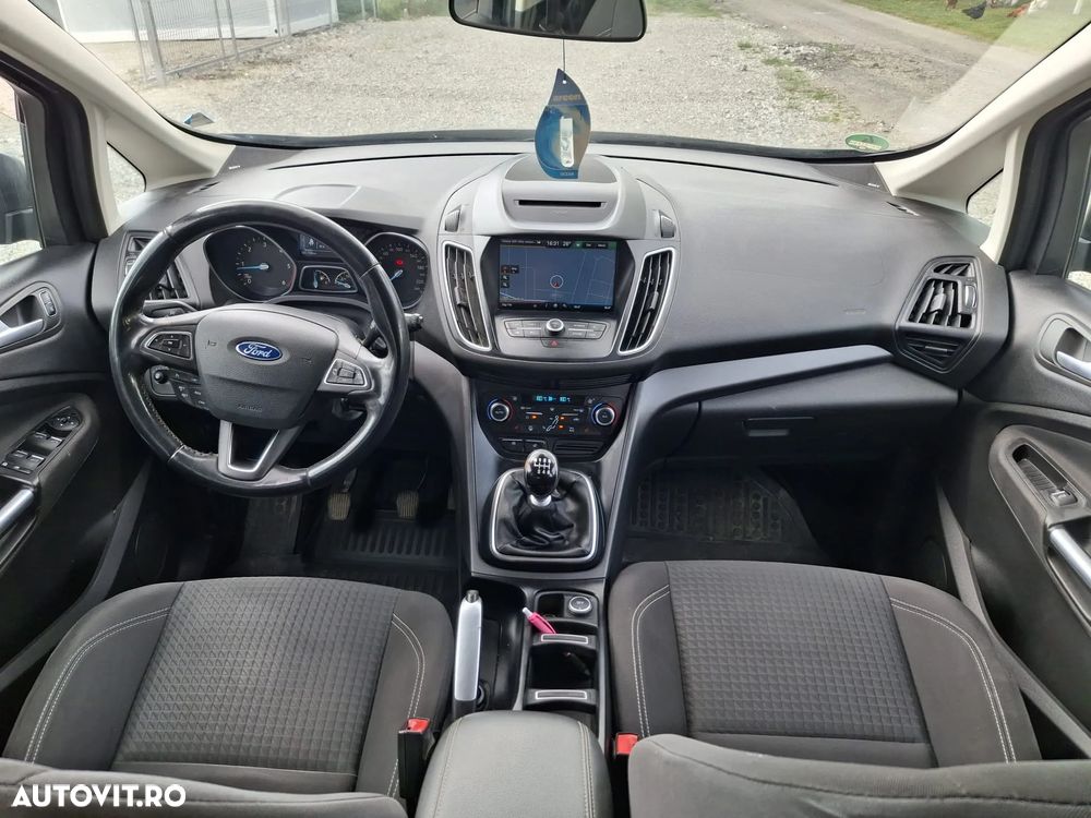 Ford C-Max - 11